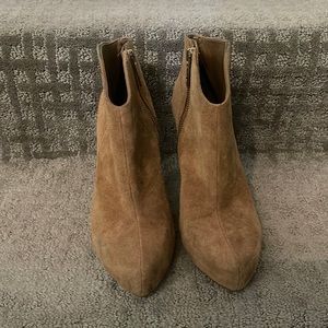 Gianni Bini suede heel bootie Size 6.5